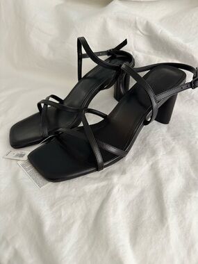 Banana Republic Elegant Black Leather Strappy Block Heels